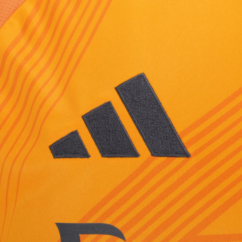 Detalhe da tecnologia AEROREADY e tecido respirável da camisa Real Madrid Away 24/25.