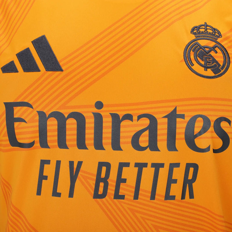 Detalhe da tecnologia AEROREADY e tecido respirável da camisa Real Madrid Away 24/25.