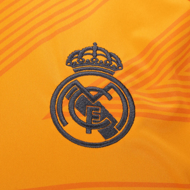 Detalhe da tecnologia AEROREADY e tecido respirável da camisa Real Madrid Away 24/25.