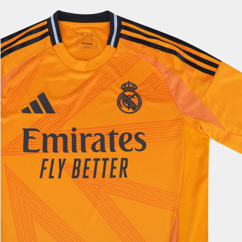 Detalhe da tecnologia AEROREADY e tecido respirável da camisa Real Madrid Away 24/25.